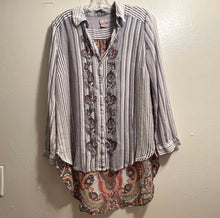 Load image into Gallery viewer, CHICOS Navy & White striped front, paisley back | Size 8/10
